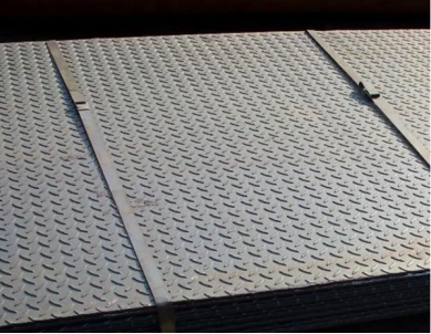 花紋鋼板可以使用鋼板吊鉗進行吊裝嗎